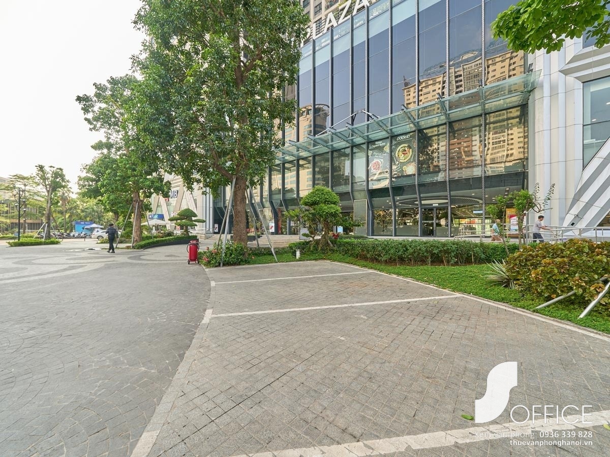 The Zei Plaza