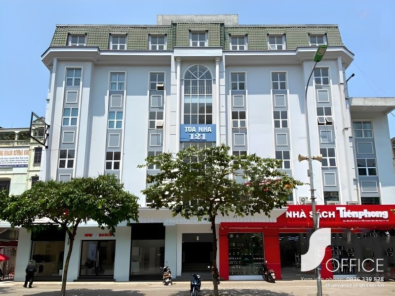 Tòa nhà 121 Nguyễn Phong Sắc - Ảnh 1