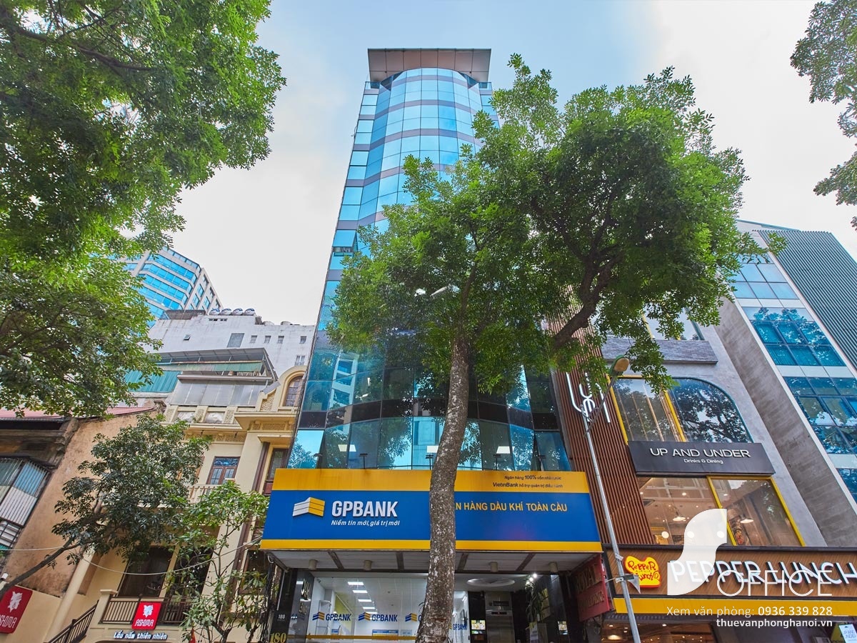 Royal Building - Ảnh 1